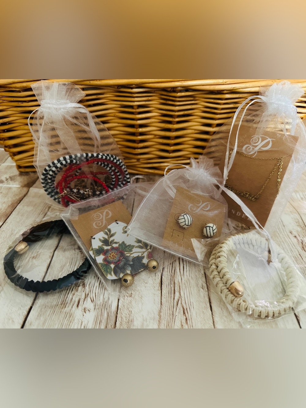 6-PC Assorted Womens Bracelet, Necklace and Earring Gift Set Neutral and Black